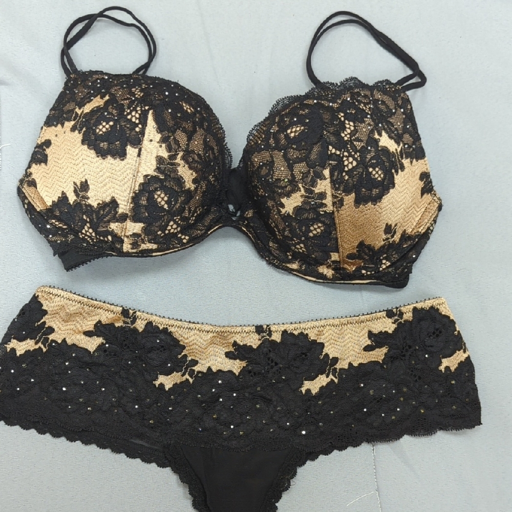 Victoria's Secret Black and Gold Lace Bra